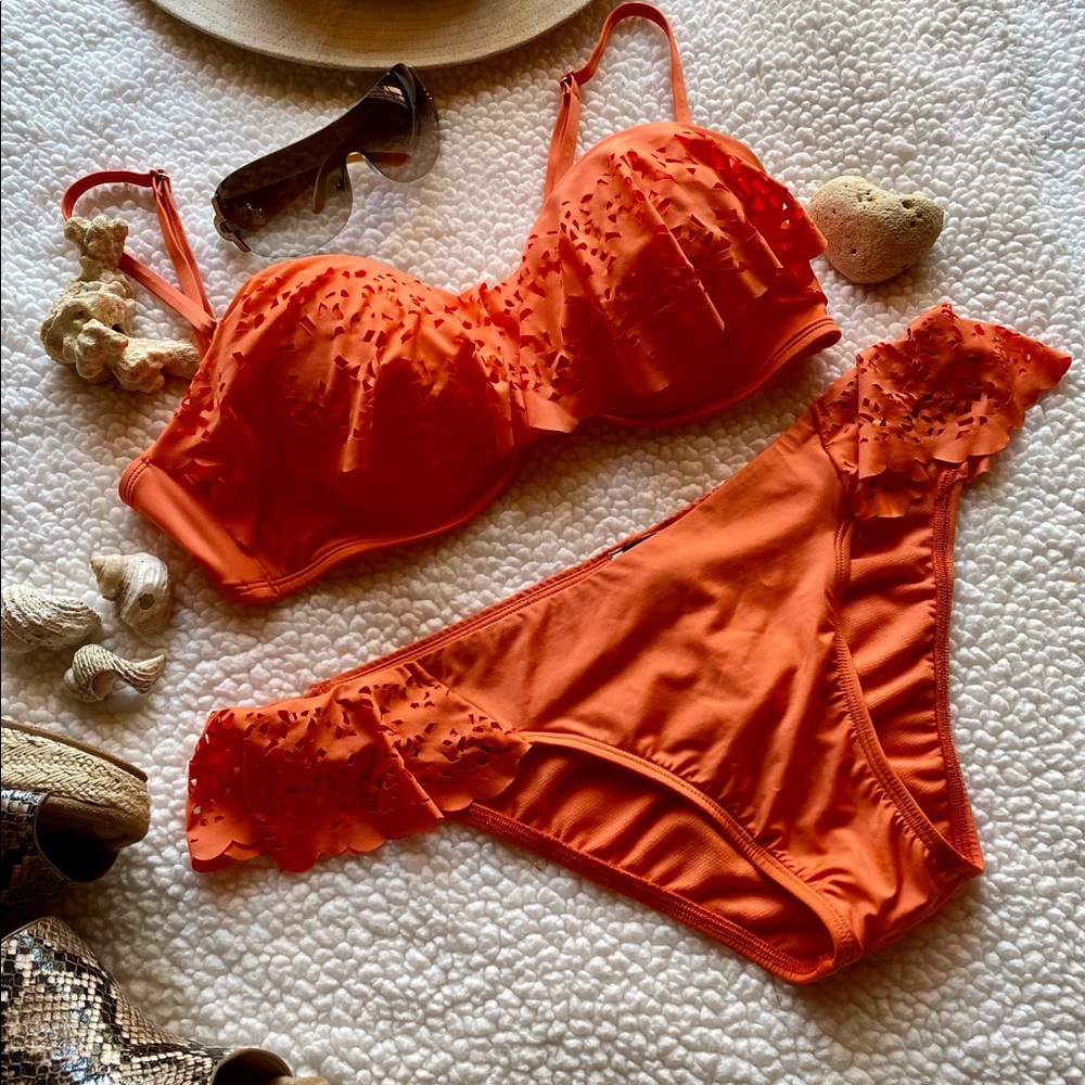 Laundry by Shelli Segal Scrunch Back Ruffle Bikini